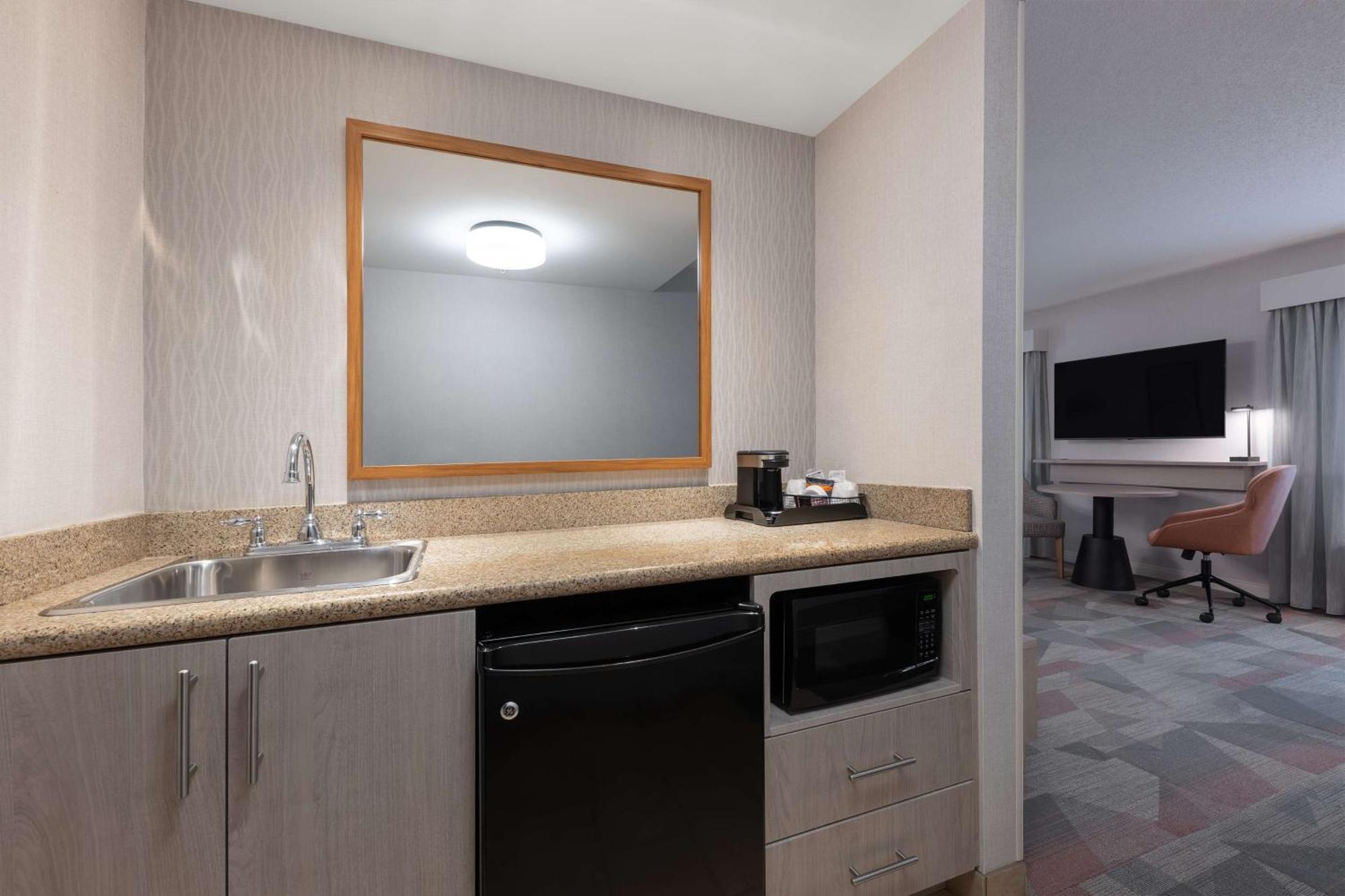 Hampton Inn & Suites By Hilton Moncton Ngoại thất bức ảnh